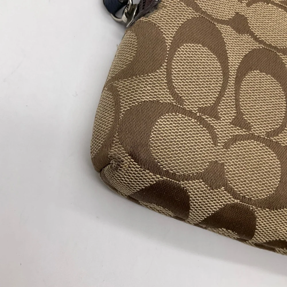 COACH WRISTLET WALLET - Picture 9 of 12